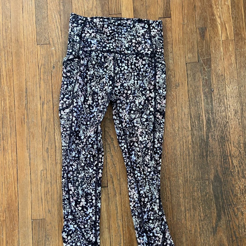 Lululemon 7/8 floral printed leggings size 4